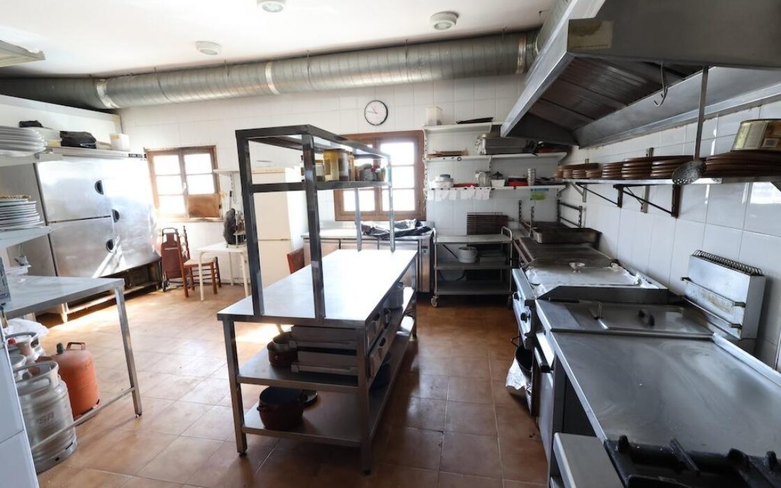 Дом в Ориуэла Коста 335 кв.м с террасой рядом с морем