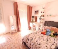 Дом в Ориуэла Коста 335 кв.м с террасой рядом с морем