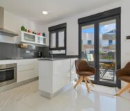 Современное шале в Полопе с террасой и видом на природу