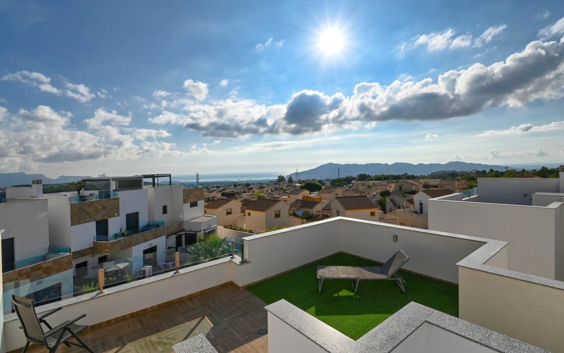 Современное шале в Полопе с террасой и видом на природу