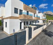 Современное шале в Полопе с террасой и видом на природу