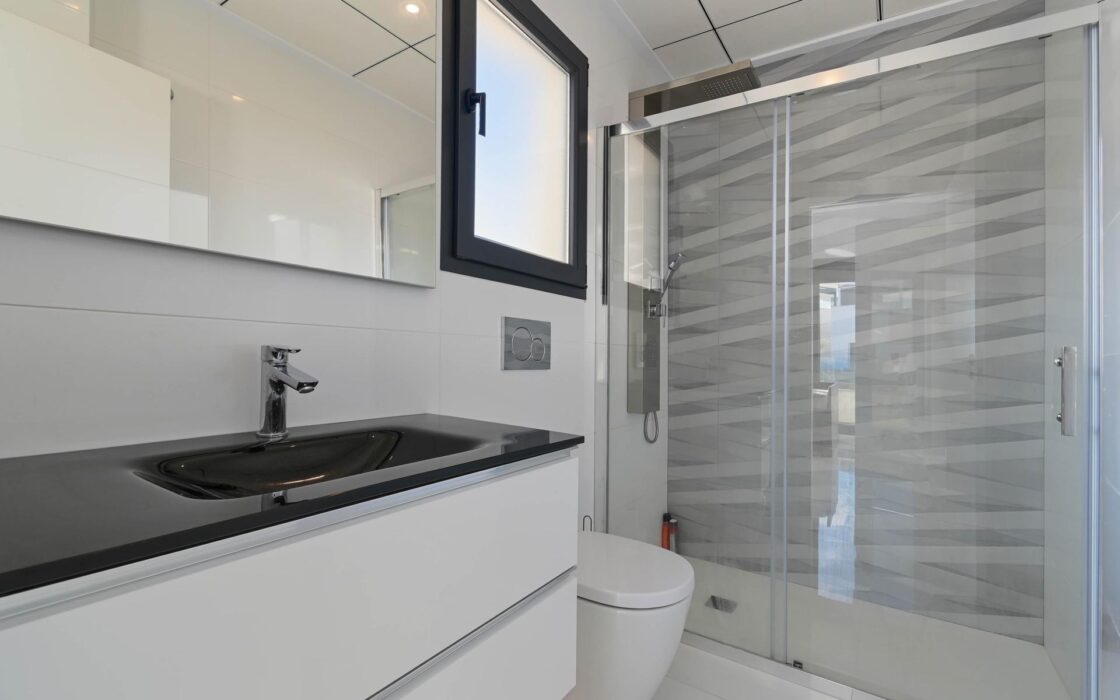 Современное шале в Полопе с террасой и видом на природу