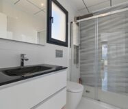 Современное шале в Полопе с террасой и видом на природу