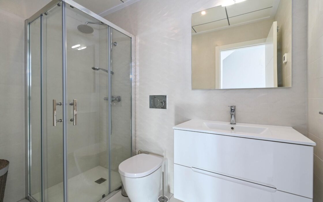 Современное шале в Полопе с террасой и видом на природу