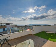 Современное шале в Полопе с террасой и видом на природу