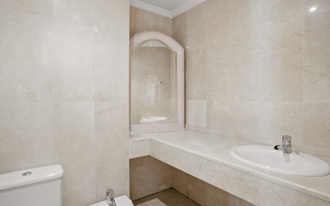 Очаровательные апартаменты 3 спальни с террасой в Марбелье