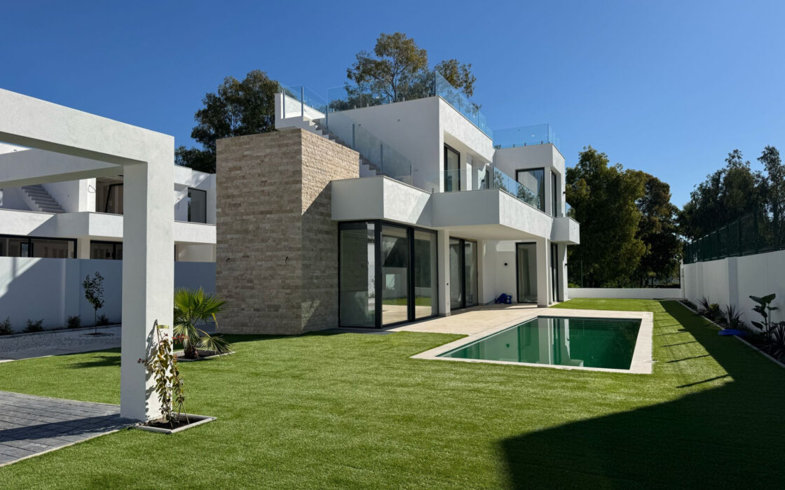 Новая вилла 412 кв.м в Monte Biarritz с террасой