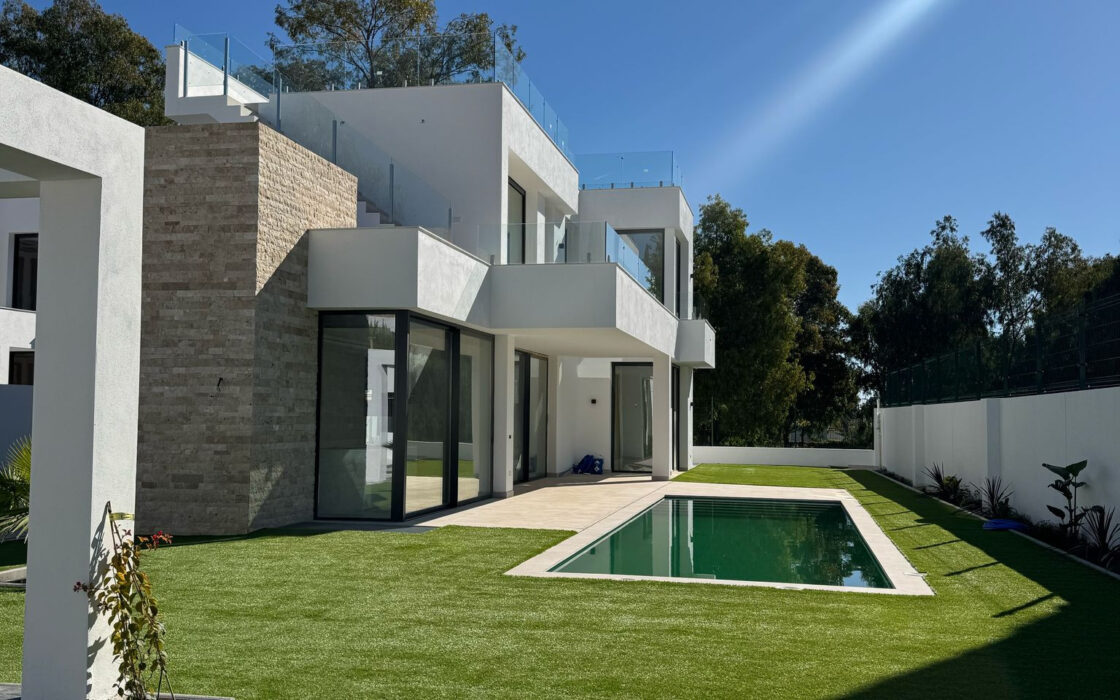 Новая вилла 412 кв.м в Monte Biarritz с террасой