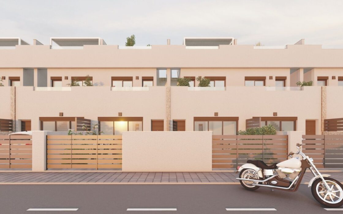 Новые таунхаусы в Пилар-де-ла-Орадада с террасой и бассейном