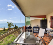 Двухкомнатная квартира у моря с террасой в Карвахале