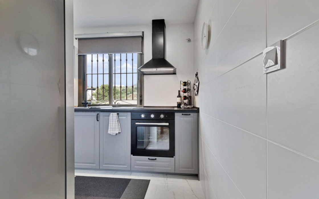 Двухкомнатная квартира у моря с террасой в Карвахале