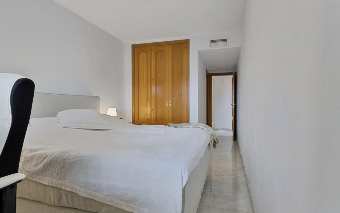 Двухкомнатная квартира у моря с террасой в Карвахале