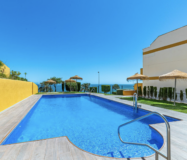 Двухкомнатная квартира у моря с террасой в Карвахале