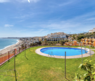 Двухкомнатная квартира у моря с террасой в Карвахале