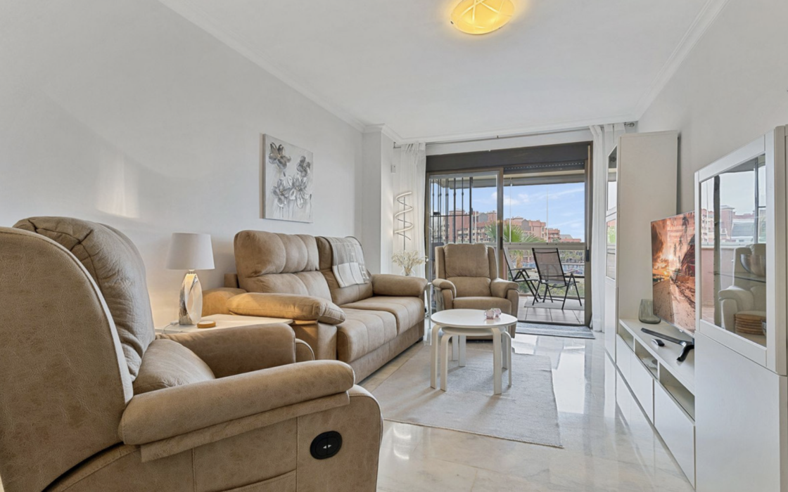 Двухкомнатная квартира у моря с террасой в Карвахале