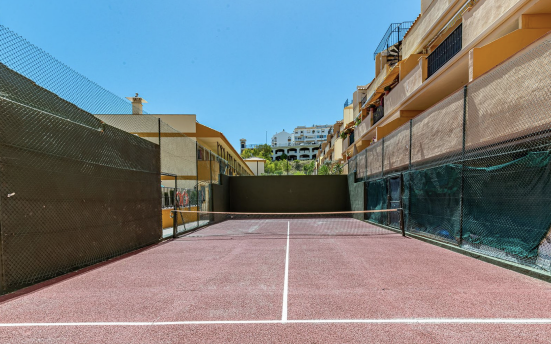 Двухкомнатная квартира у моря с террасой в Карвахале