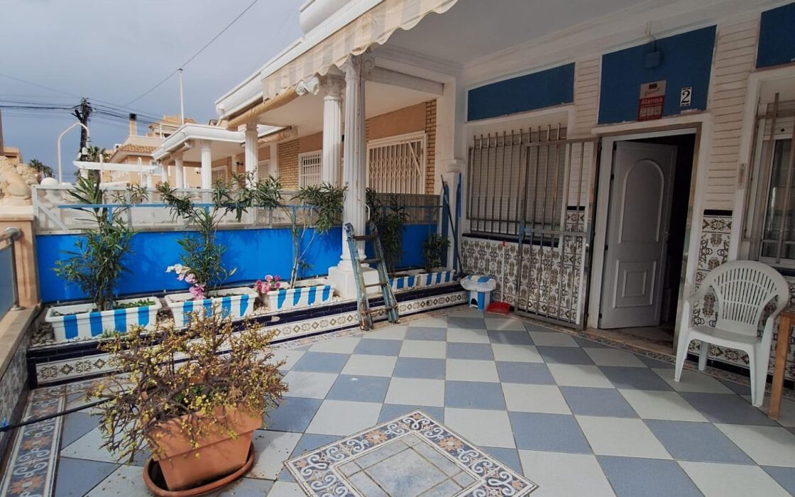 Дом в Торревьехе с террасой и 3 спальнями 28 кв.м