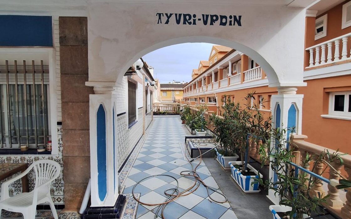 Дом в Торревьехе с террасой и 3 спальнями 28 кв.м