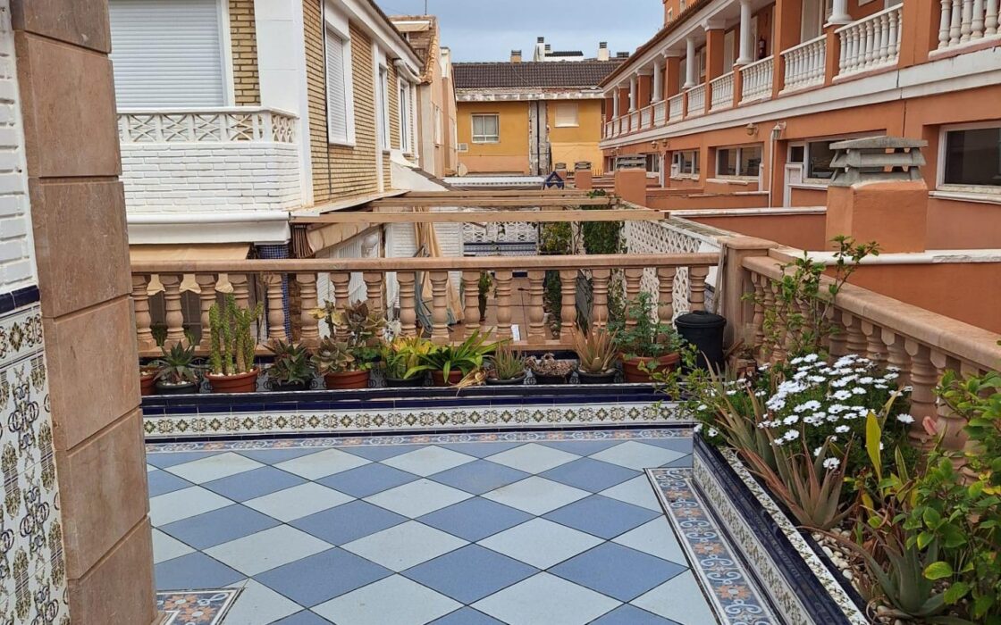 Дом в Торревьехе с террасой и 3 спальнями 28 кв.м