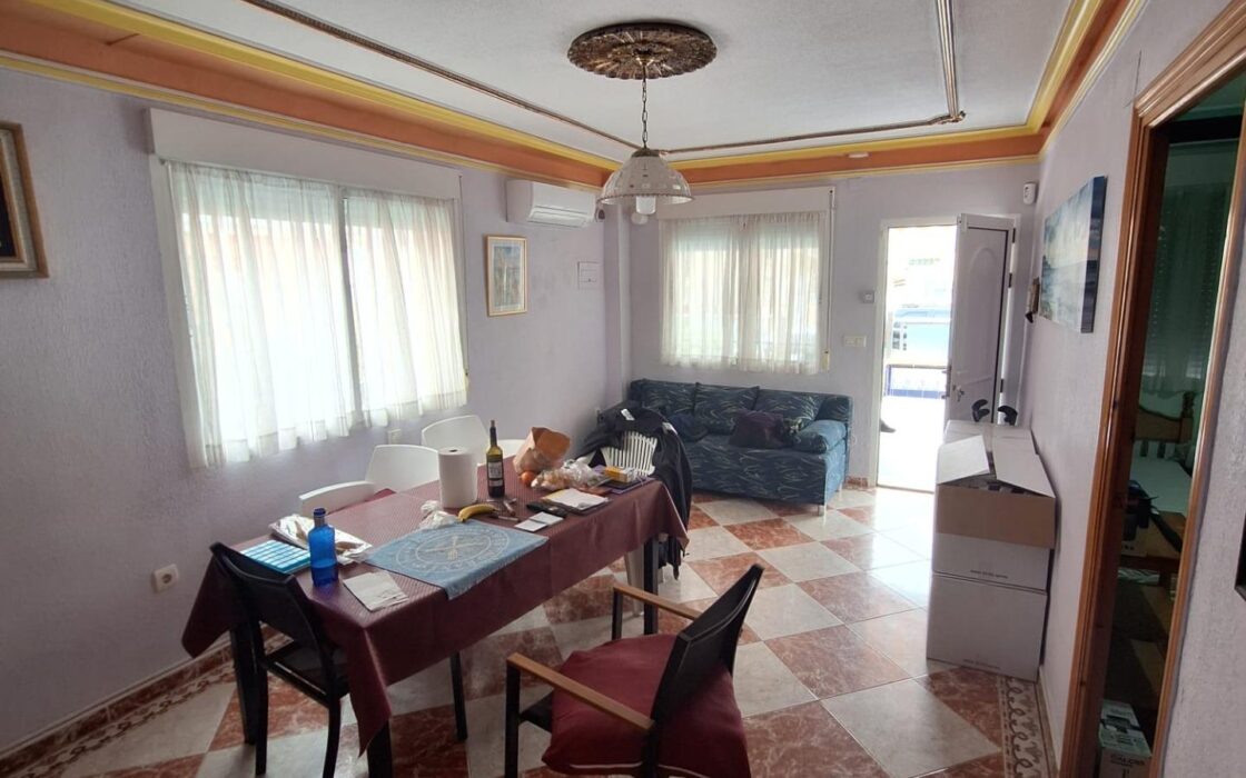 Дом в Торревьехе с террасой и 3 спальнями 28 кв.м