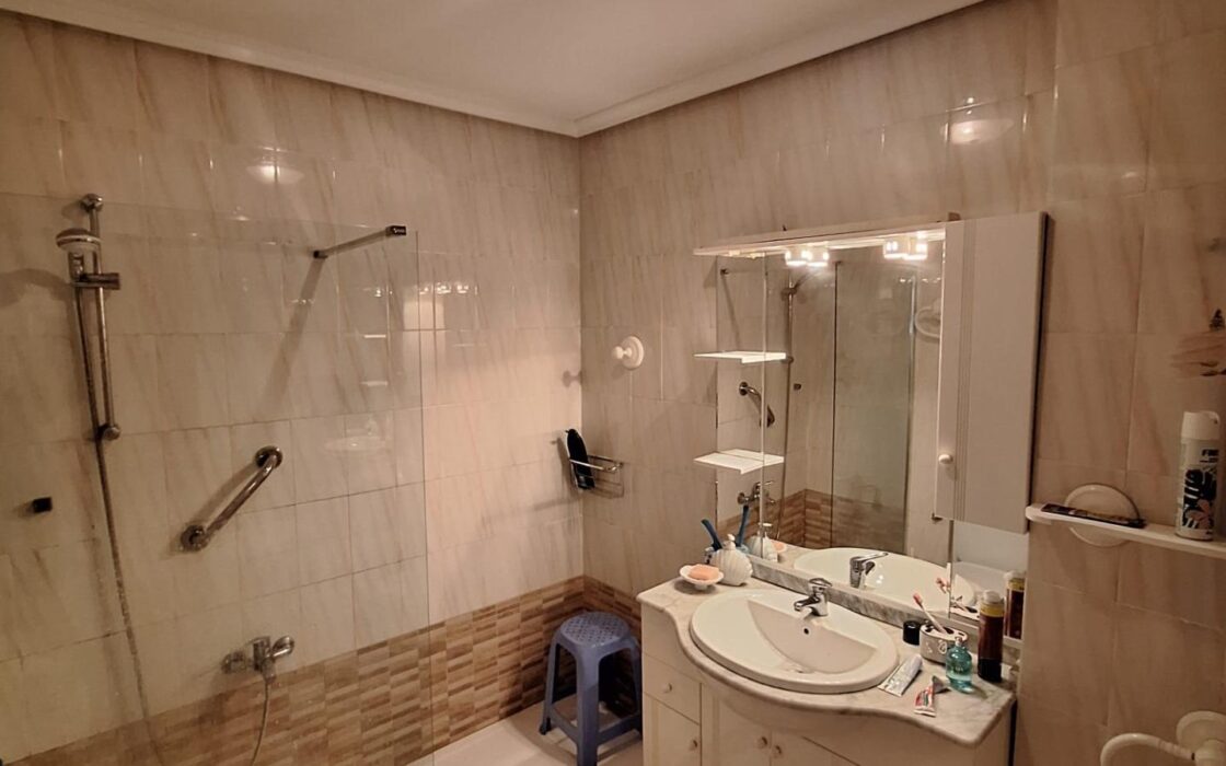 Дом в Торревьехе с террасой и 3 спальнями 28 кв.м