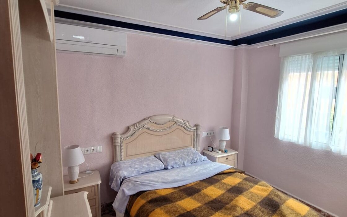 Дом в Торревьехе с террасой и 3 спальнями 28 кв.м