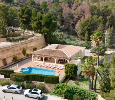 Вілла в Кальпі 270 кв.м з басейном та панорамним видом