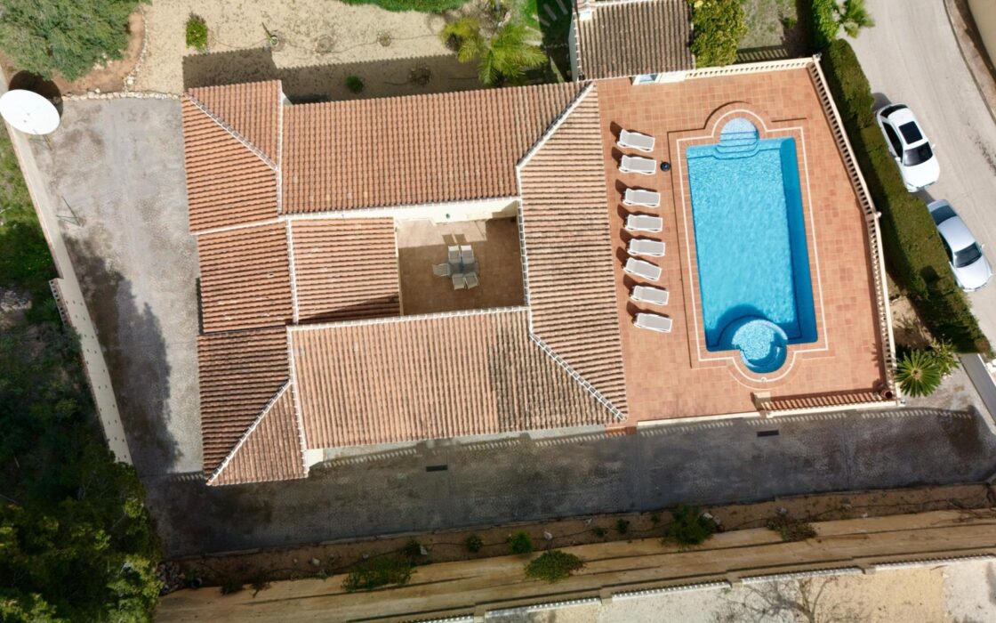 Вілла в Кальпі 270 кв.м з басейном та панорамним видом