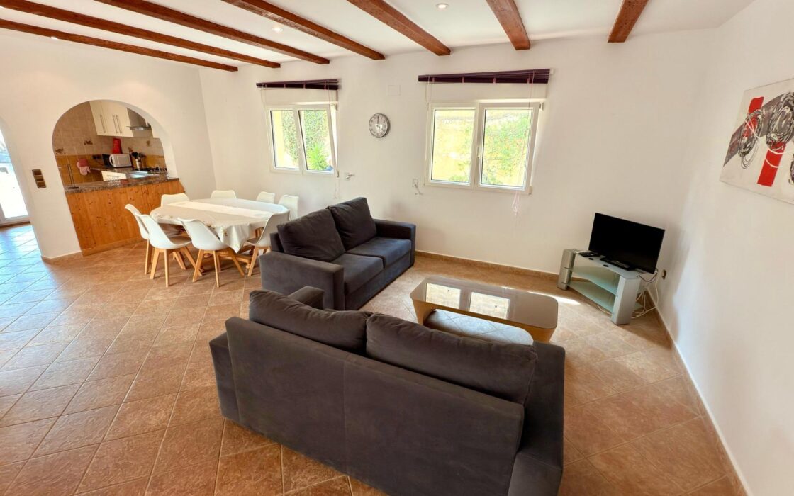 Вілла в Кальпі 270 кв.м з басейном та панорамним видом