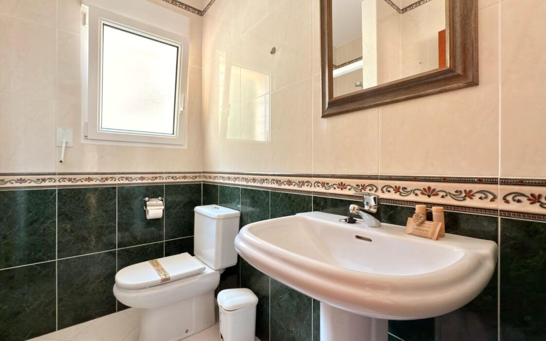 Вілла в Кальпі 270 кв.м з басейном та панорамним видом