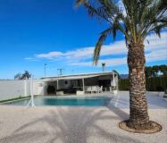 Вилла в Ориуэле 180 кв.м с бассейном и 4 спальнями