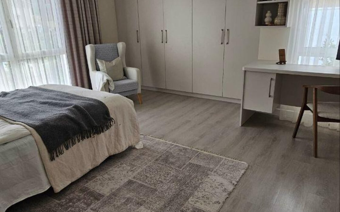 Вилла в Ориуэле 180 кв.м с бассейном и 4 спальнями