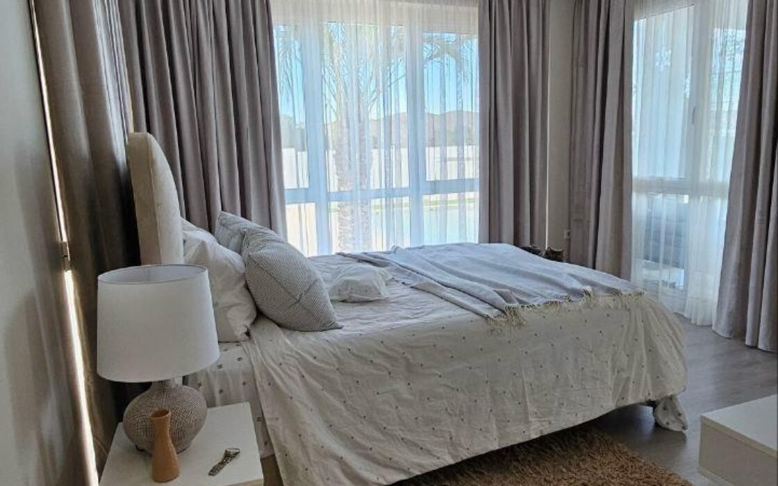 Вилла в Ориуэле 180 кв.м с бассейном и 4 спальнями