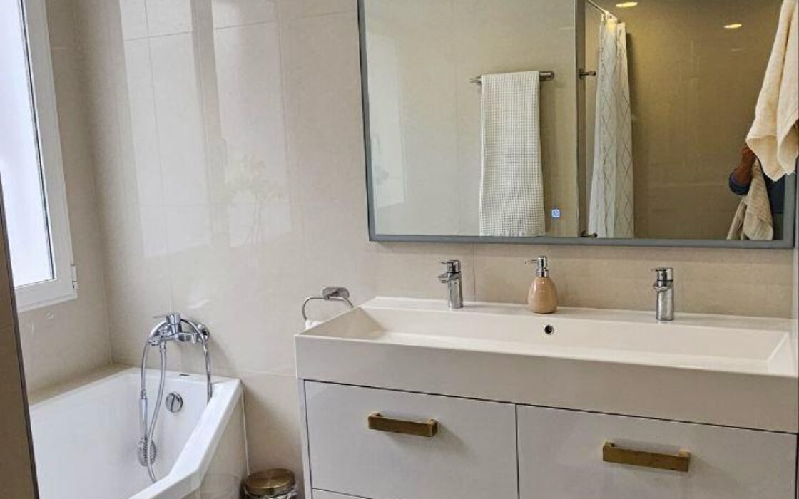 Вилла в Ориуэле 180 кв.м с бассейном и 4 спальнями