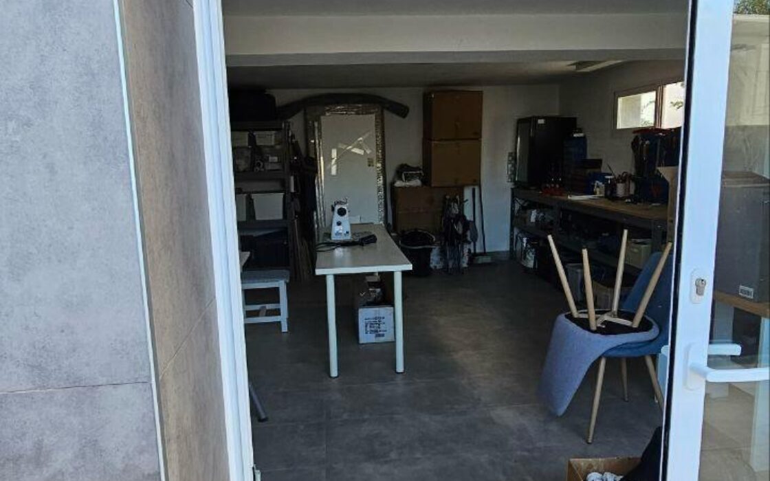 Вилла в Ориуэле 180 кв.м с бассейном и 4 спальнями