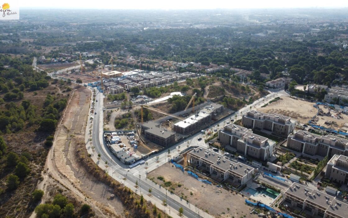 Дом в Godella 196 кв.м с террасой в 20 км от моря