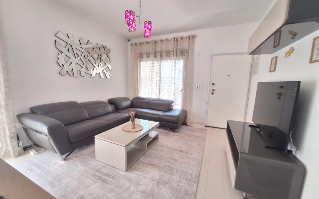 Дом в Benijofar 100 кв.м с террасой и бассейном рядом с морем