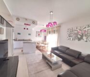 Дом в Benijofar 100 кв.м с террасой и бассейном рядом с морем