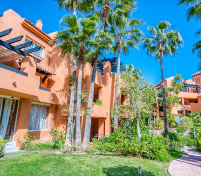 Елегантні апартаменти з терасою в Нуева Андалусія 217 кв.м