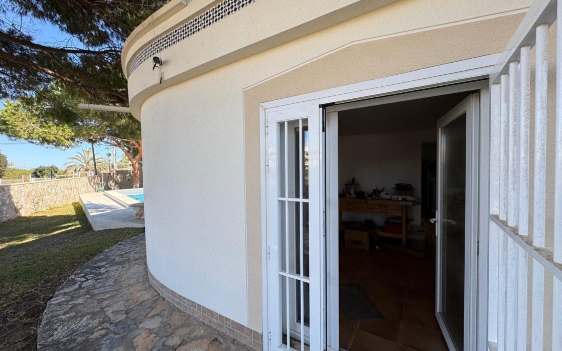 Вилла в Кабо Роиг 172 кв.м з басейном в 800 м від моря