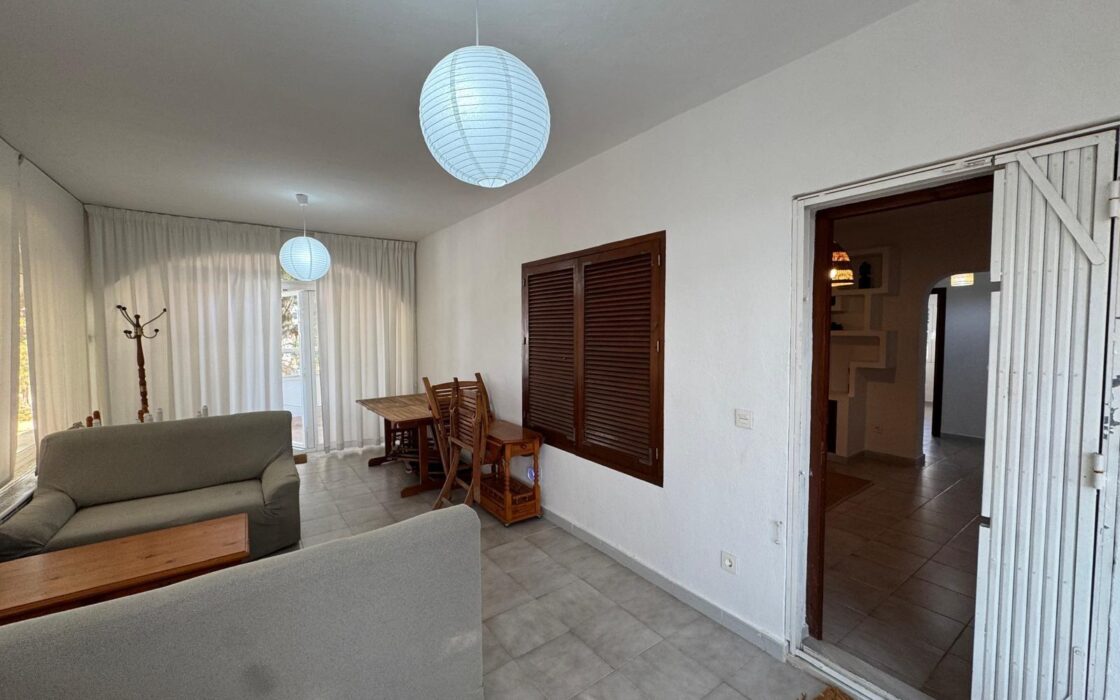 Вилла в Кабо Роиг 172 кв.м з басейном в 800 м від моря