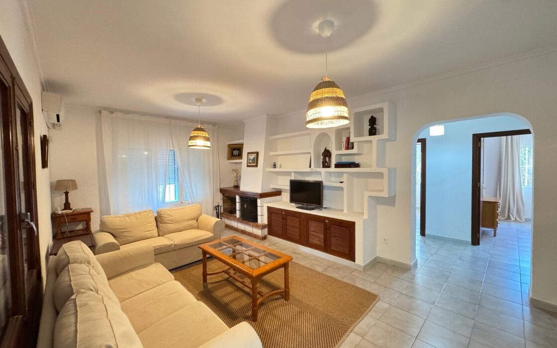 Вилла в Кабо Роиг 172 кв.м з басейном в 800 м від моря