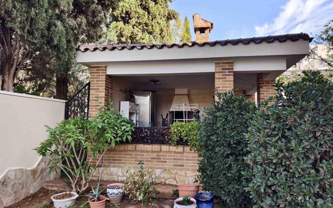 Вілла з басейном у Сьюдад-Кесада 5 кімнат 364 кв.м