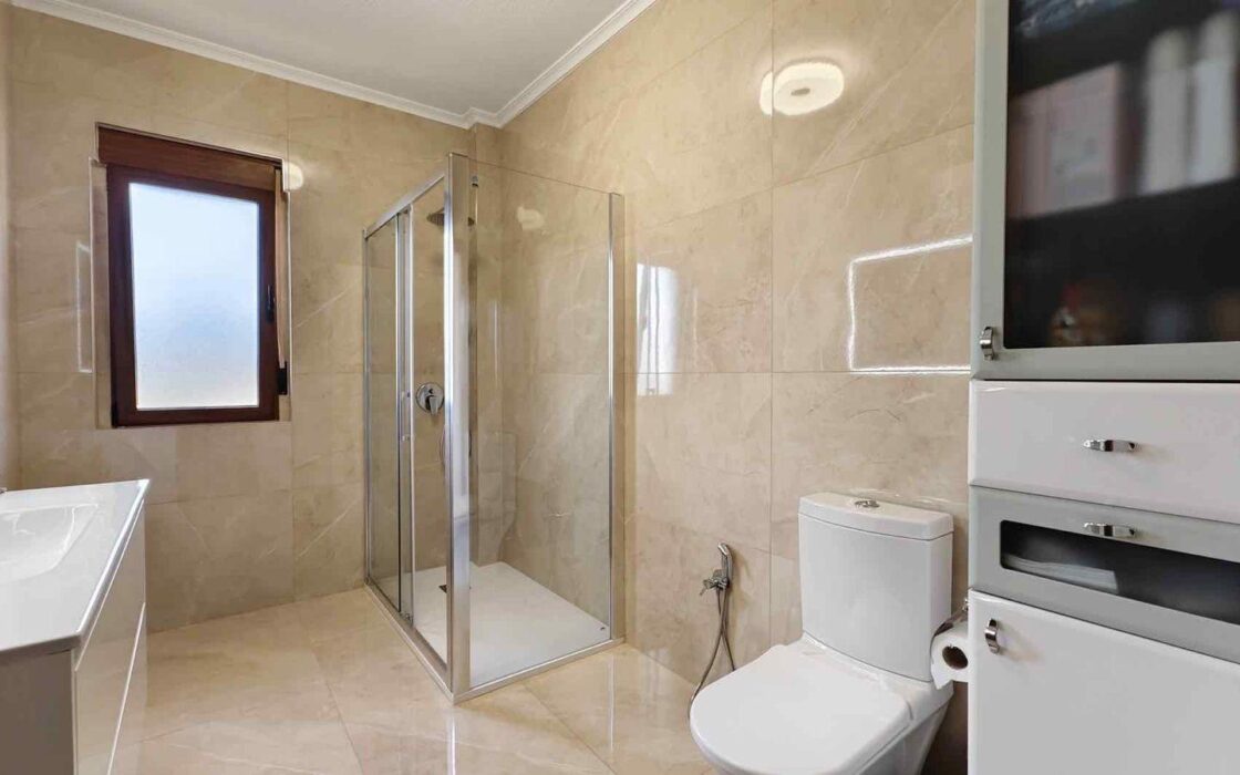 Вілла з басейном у Сьюдад-Кесада 5 кімнат 364 кв.м