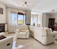 Вілла з басейном у Сьюдад-Кесада 5 кімнат 364 кв.м