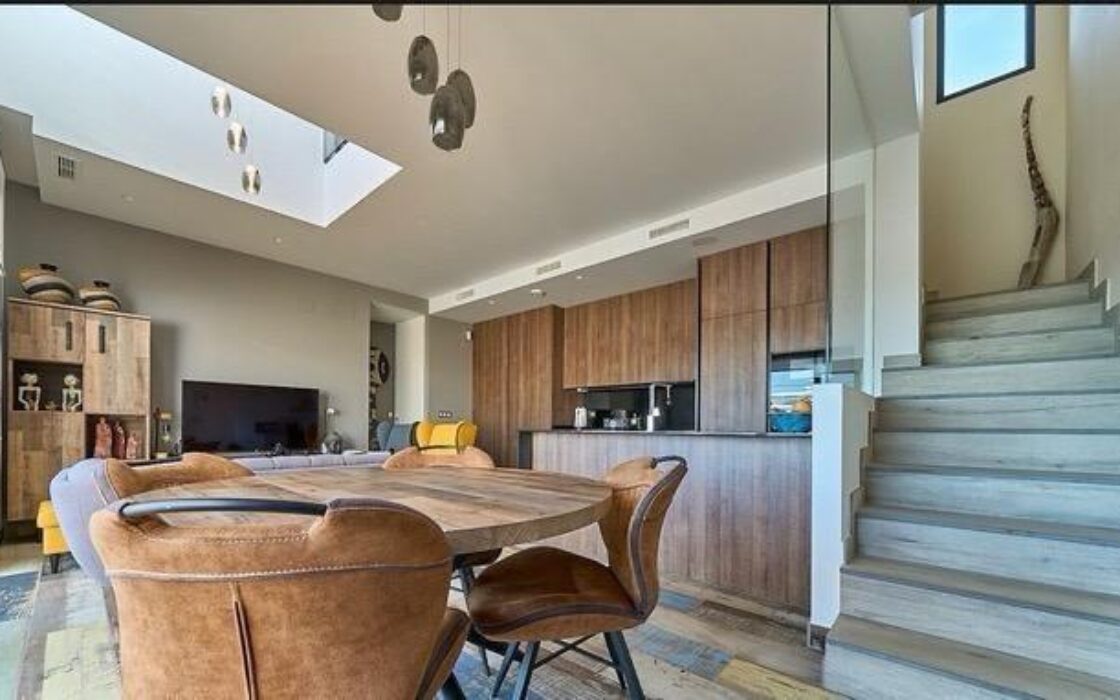 Вілла з терасою та видом на море в Балкон де Финестрат