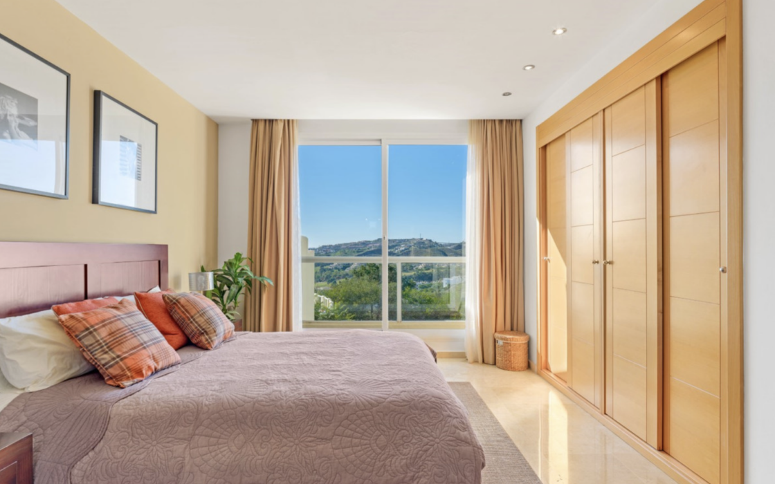 Трехкомнатная квартира с террасой в Бенахависе 122 кв.м