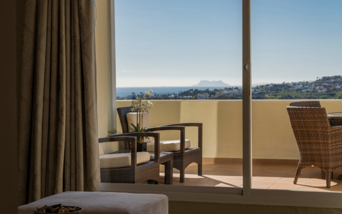 Трехкомнатная квартира с террасой в Бенахависе 122 кв.м