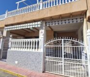 Дом в Торревьехе 67 кв.м с террасой и бассейном