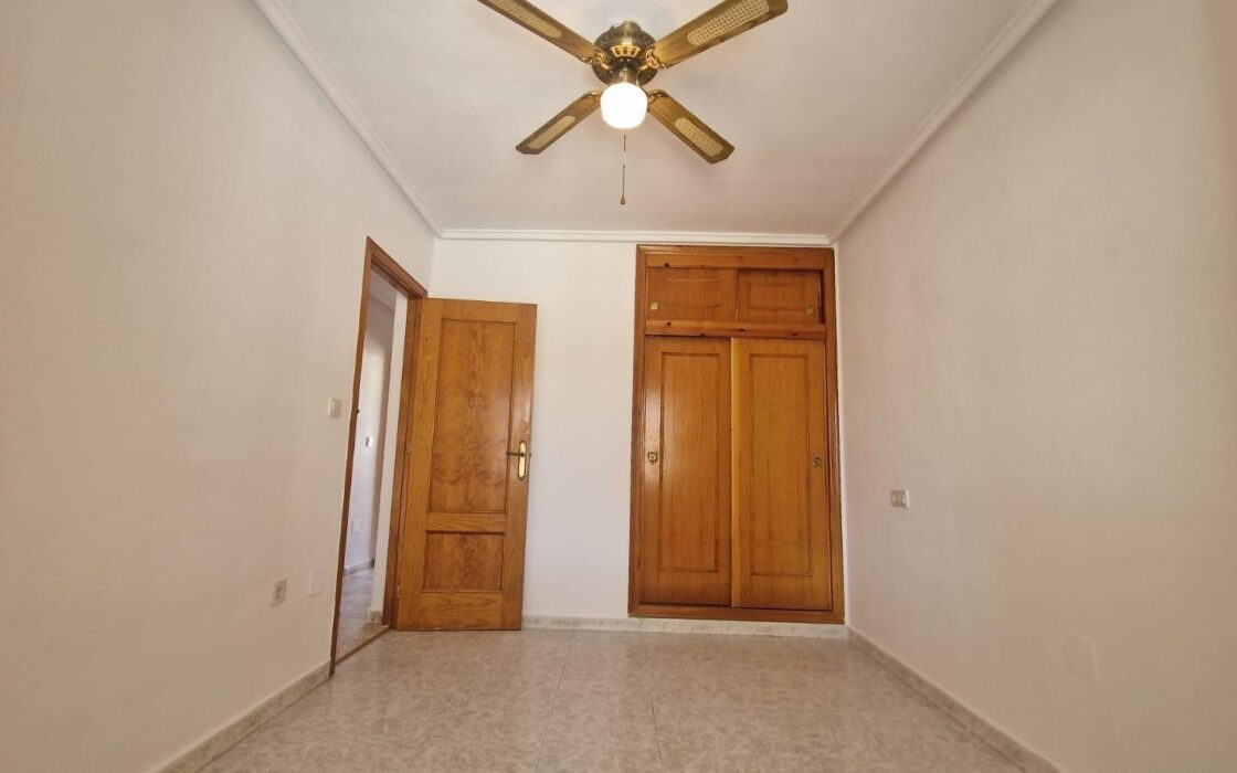 Дом в Торревьехе 67 кв.м с террасой и бассейном